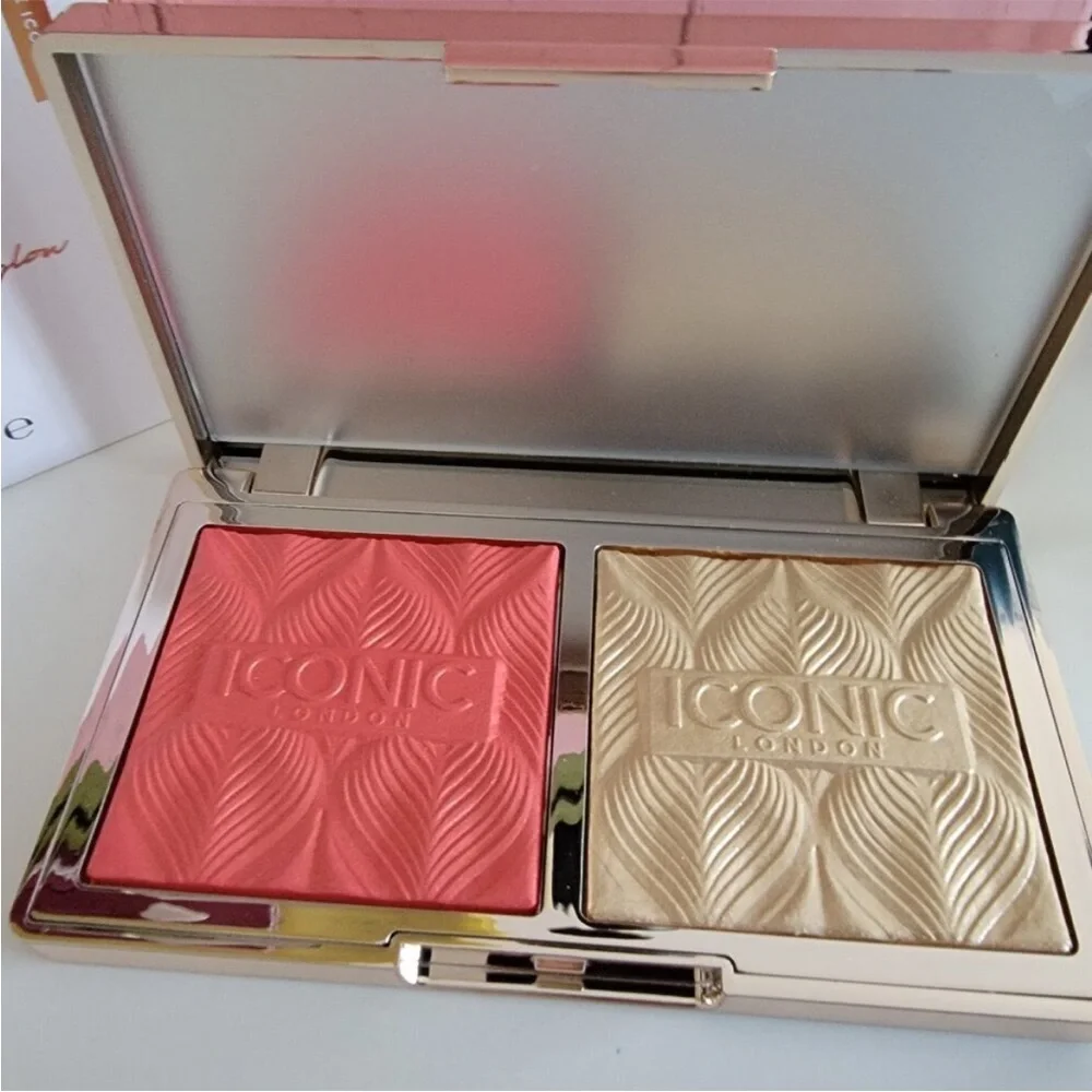 ICONIC LONDON NIB -Coral Glow- Silk Glow Duo Full Size 0.21 oz Blush/Highlighter